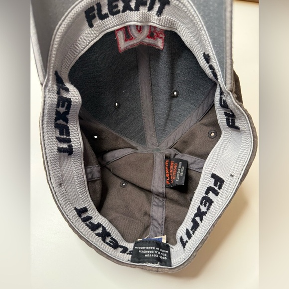 DC Shoes Flexfit Charcoal Hat with White & Red Emblem Logo Skate Skateboarding - Picture 13 of 15